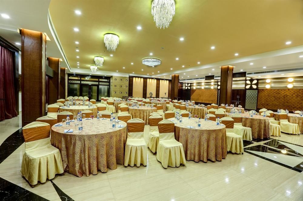 Golden Chariot Vasai Hotel Exterior foto