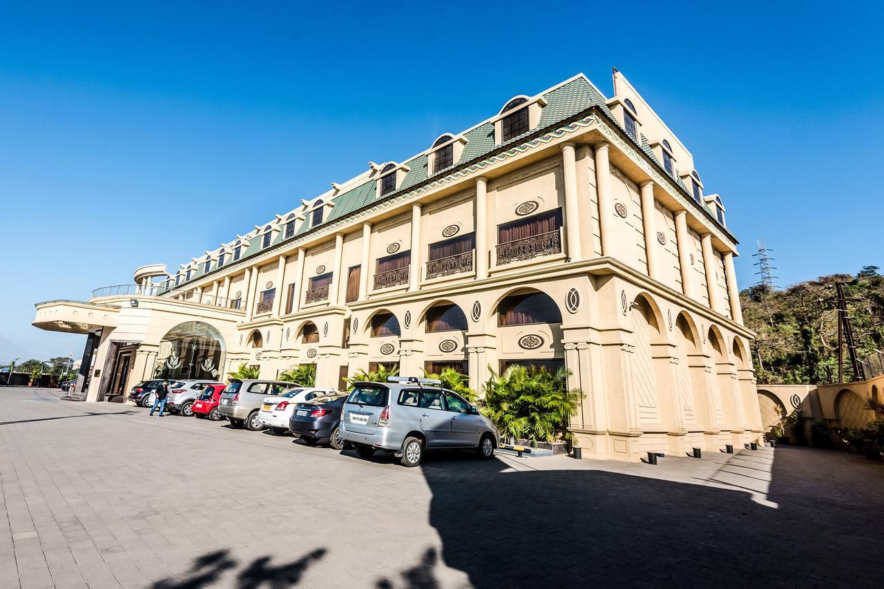 Golden Chariot Vasai Hotel Exterior foto