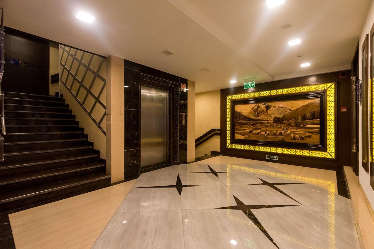 Golden Chariot Vasai Hotel Exterior foto