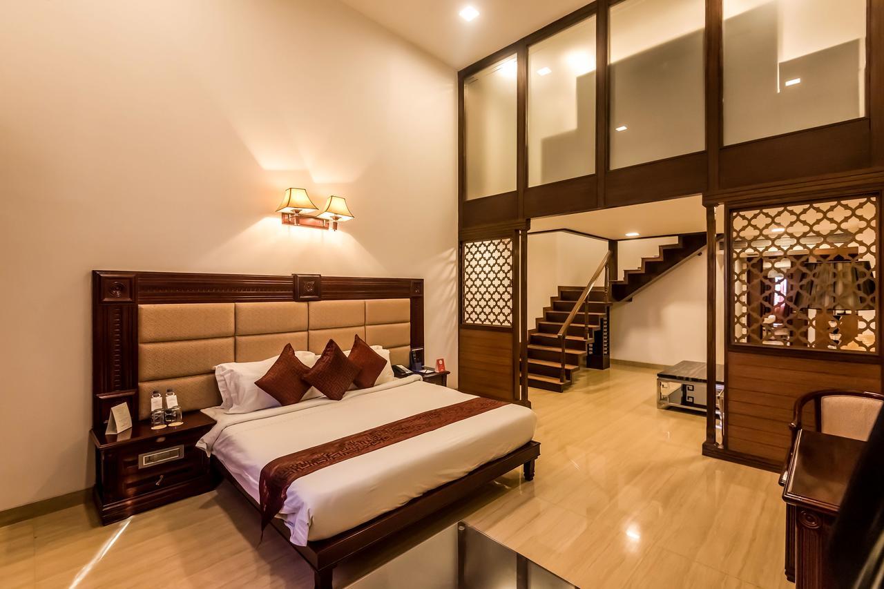 Golden Chariot Vasai Hotel Exterior foto