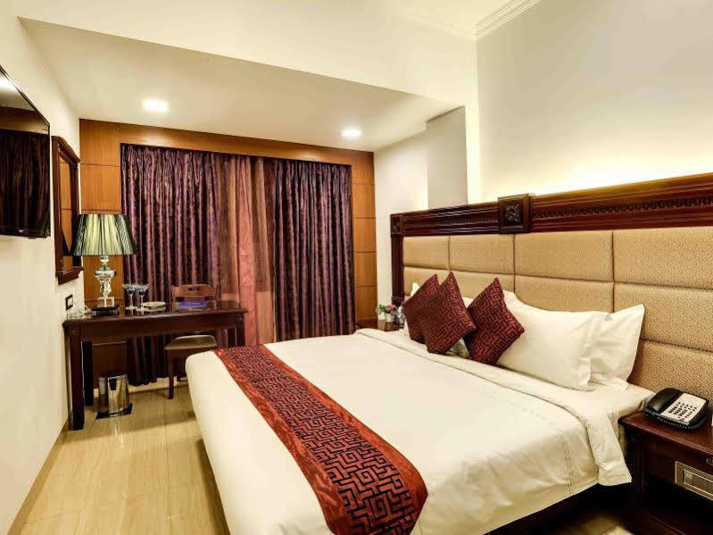 Golden Chariot Vasai Hotel Exterior foto