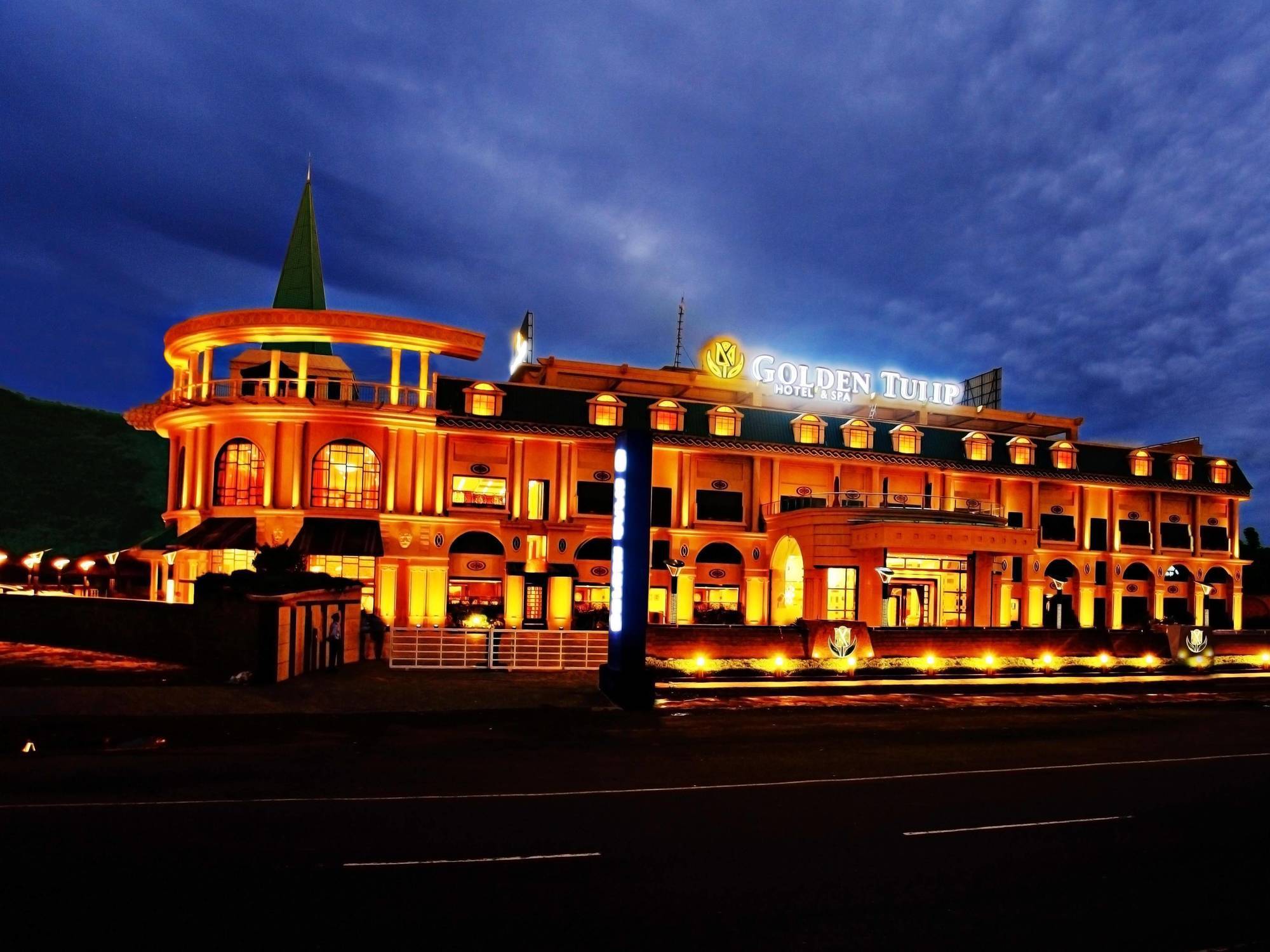 Golden Chariot Vasai Hotel Exterior foto