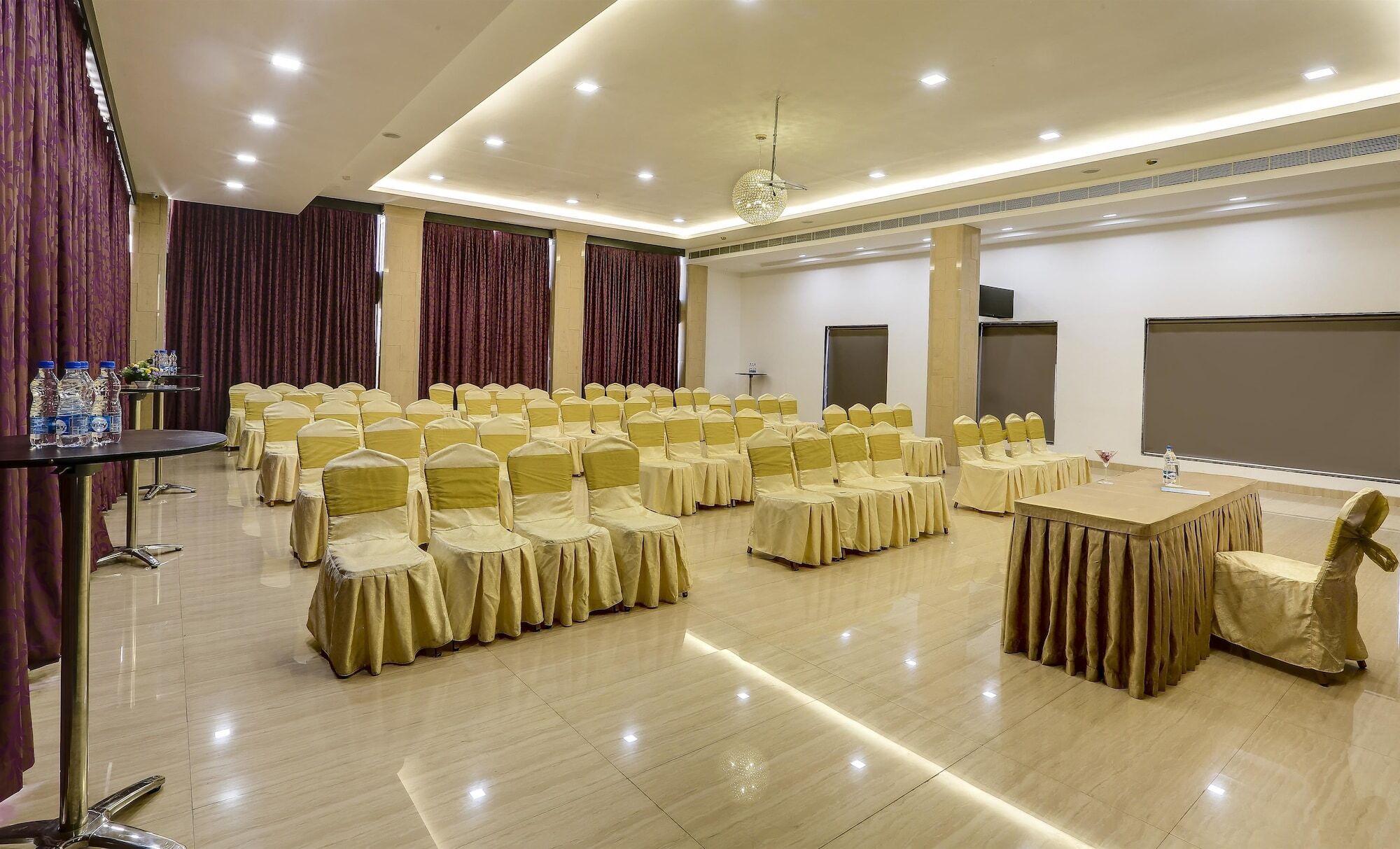 Golden Chariot Vasai Hotel Exterior foto